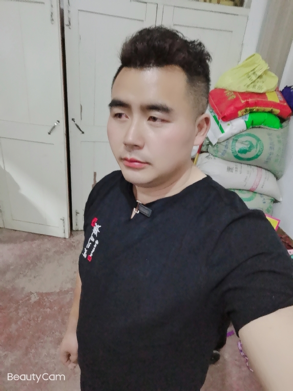 阿杰的第一张照片--阜宁闪婚服务中心